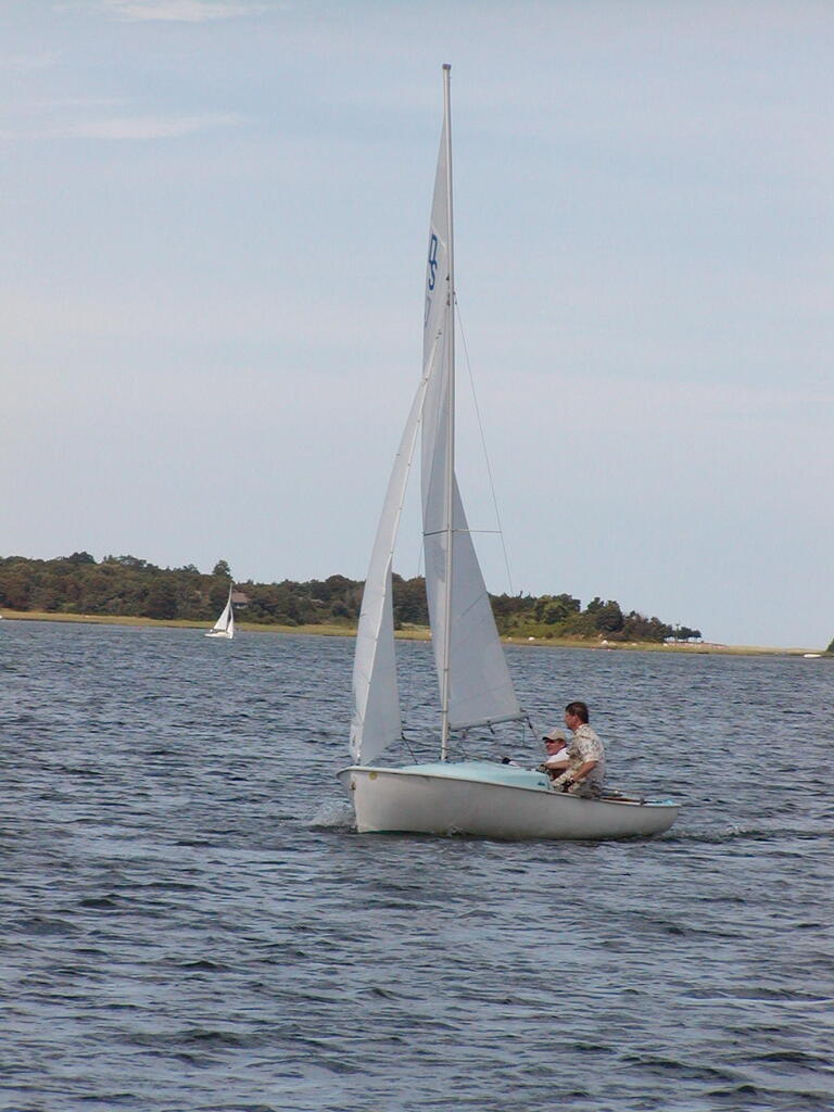 No description provided for: /2006/07-09/0819-13-race-1-finish/photo12.html