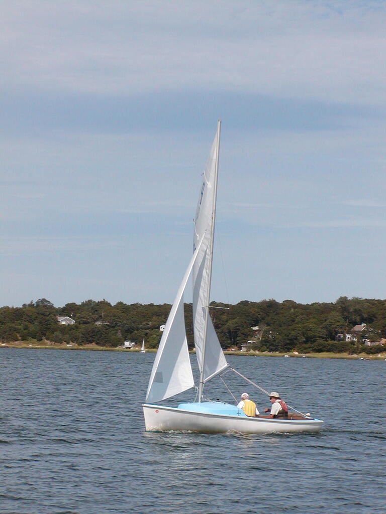 No description provided for: /2006/07-09/0819-15-after-race-1/photo15.html