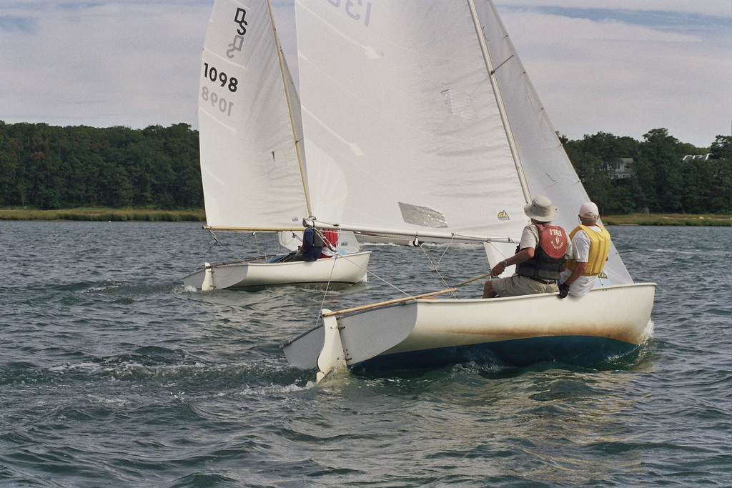 No description provided for: /2006/07-09/0819-16-race-2-start/photo02.html