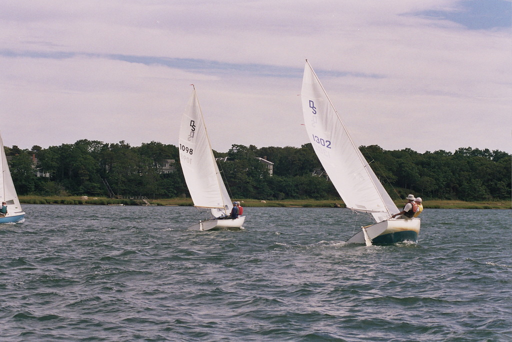 No description provided for: /2006/07-09/0819-16-race-2-start/photo03.html