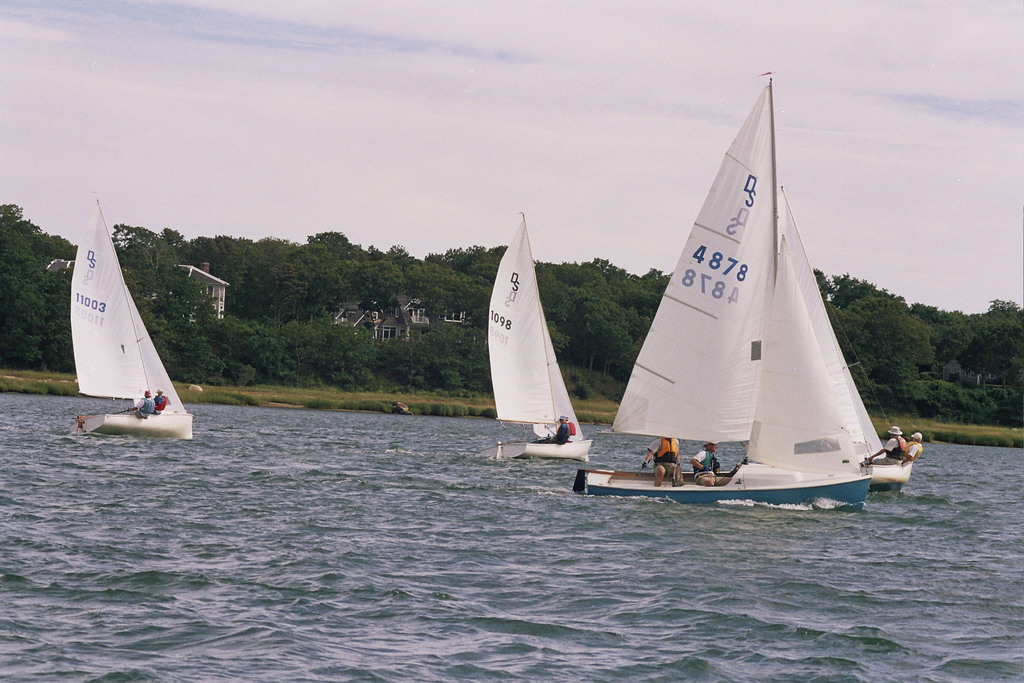 No description provided for: /2006/07-09/0819-16-race-2-start/photo04.html