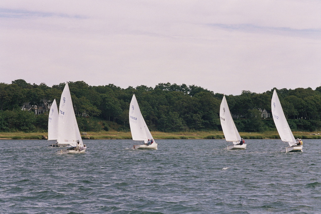 No description provided for: /2006/07-09/0819-16-race-2-start/photo05.html