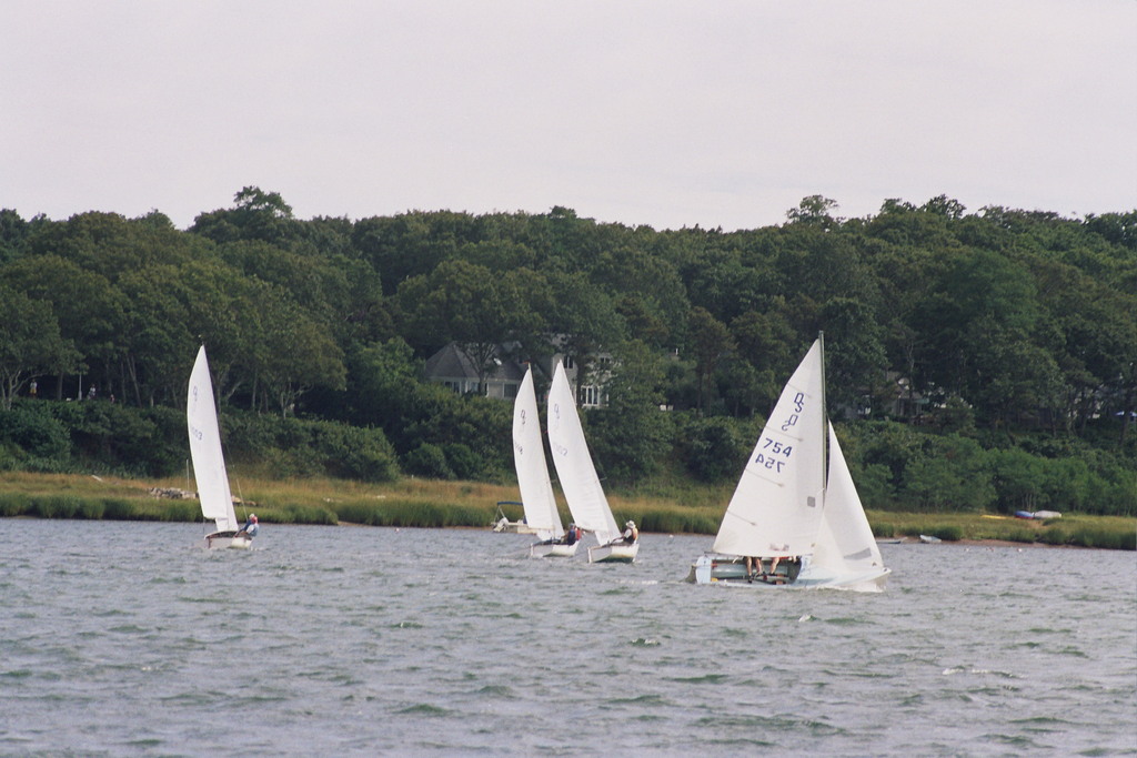 No description provided for: /2006/07-09/0819-16-race-2-start/photo06.html