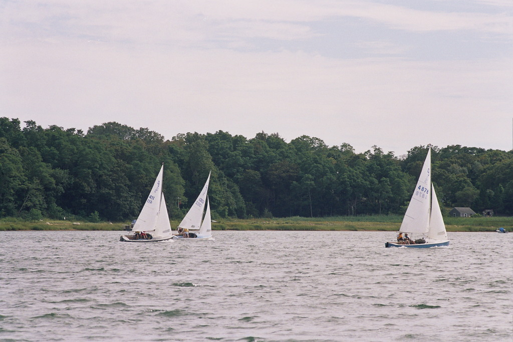 No description provided for: /2006/07-09/0819-16-race-2-start/photo08.html