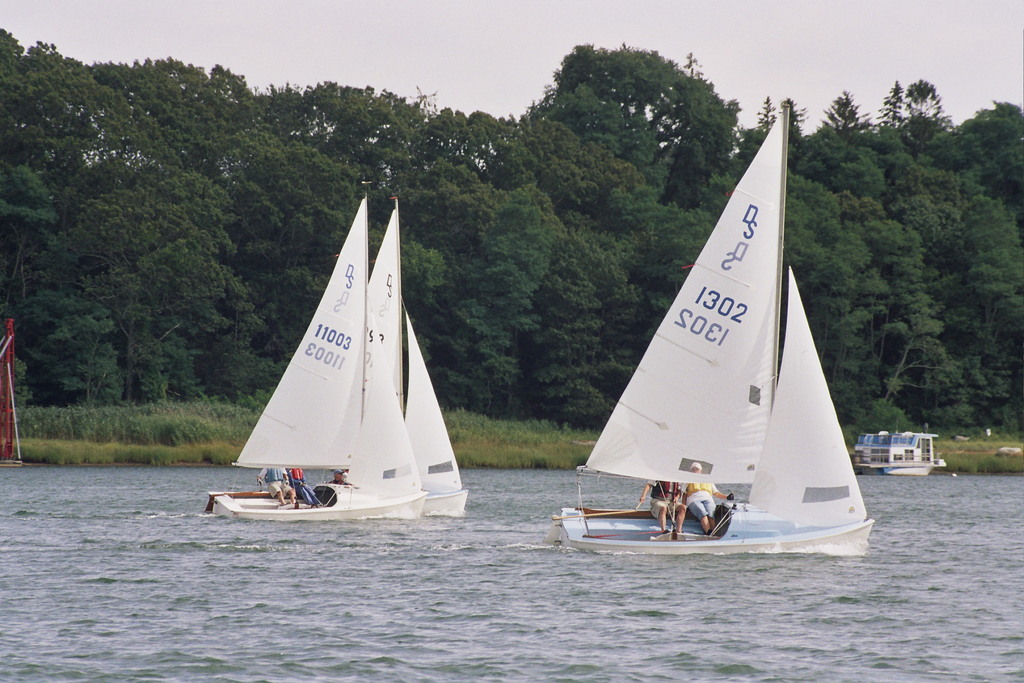 No description provided for: /2006/07-09/0819-16-race-2-start/photo10.html