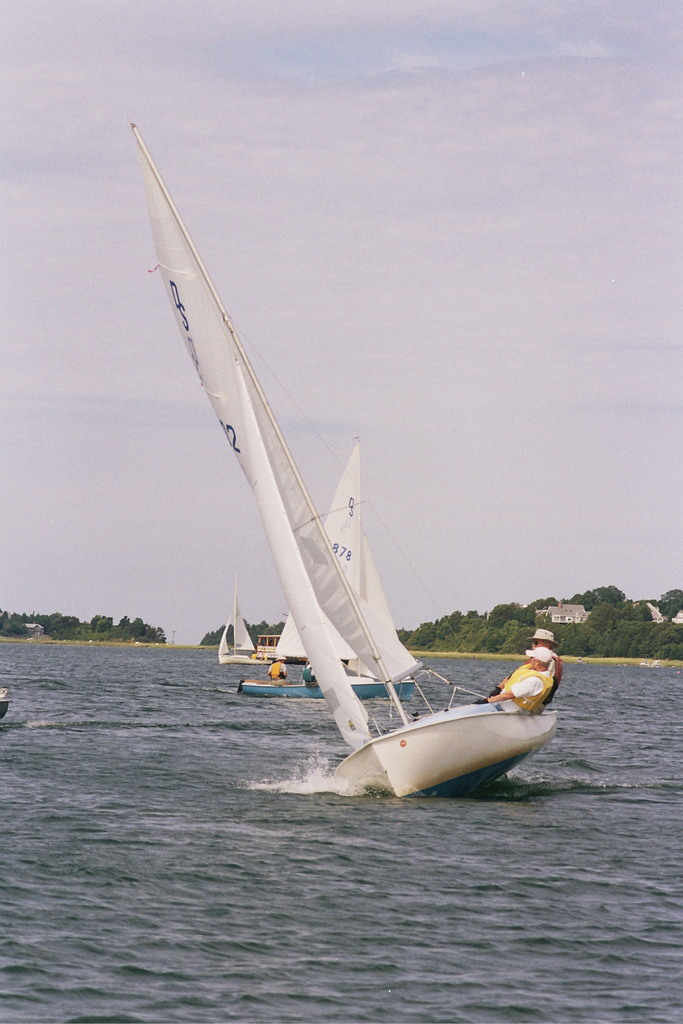 No description provided for: /2006/07-09/0819-17-race-2/photo13.html