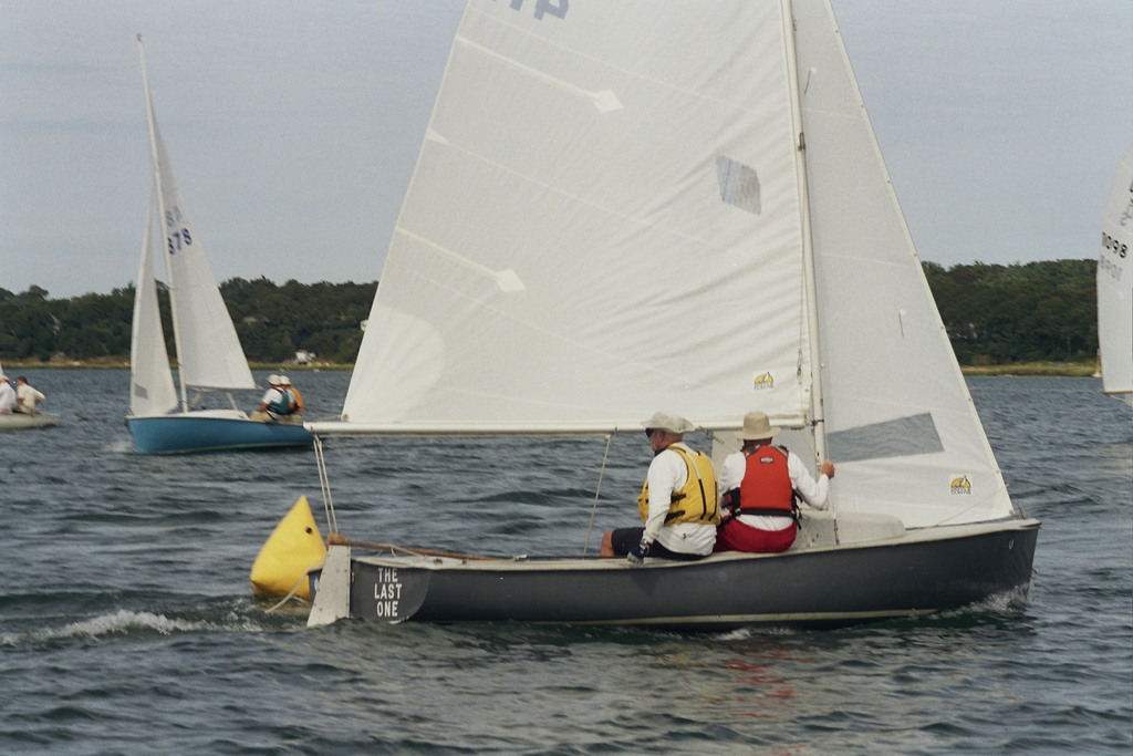 No description provided for: /2006/07-09/0819-17-race-2/photo18.html