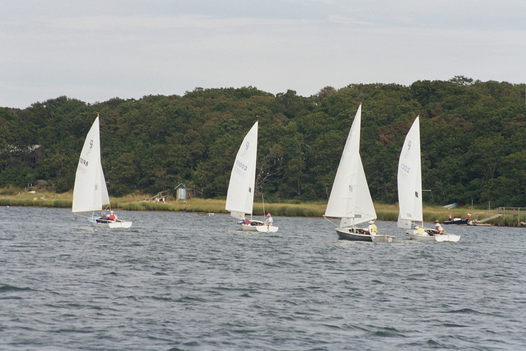 No description provided for: /2006/07-09/0819-18-race-2/photo23.html