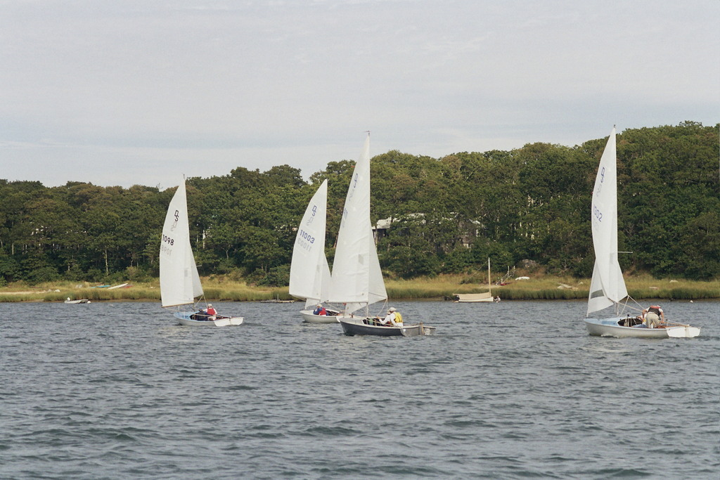 No description provided for: /2006/07-09/0819-18-race-2/photo25.html