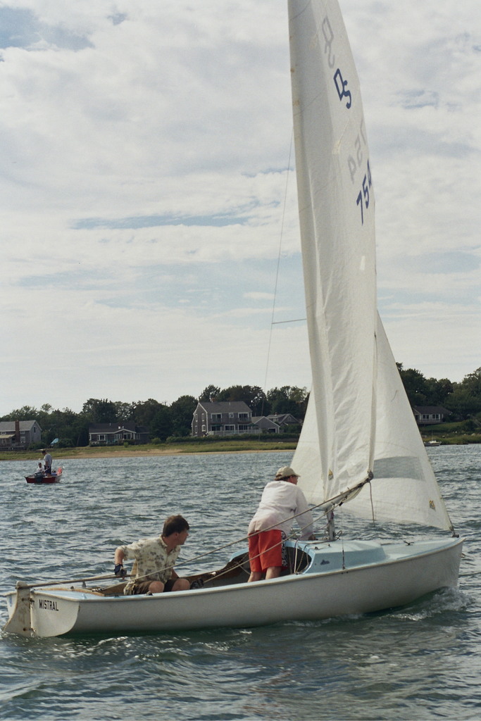 No description provided for: /2006/07-09/0819-18-race-2/photo34.html