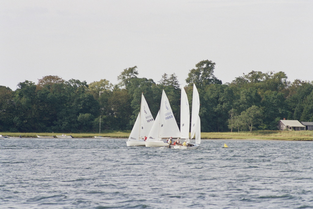 No description provided for: /2006/07-09/0819-19-race-2/photo36.html