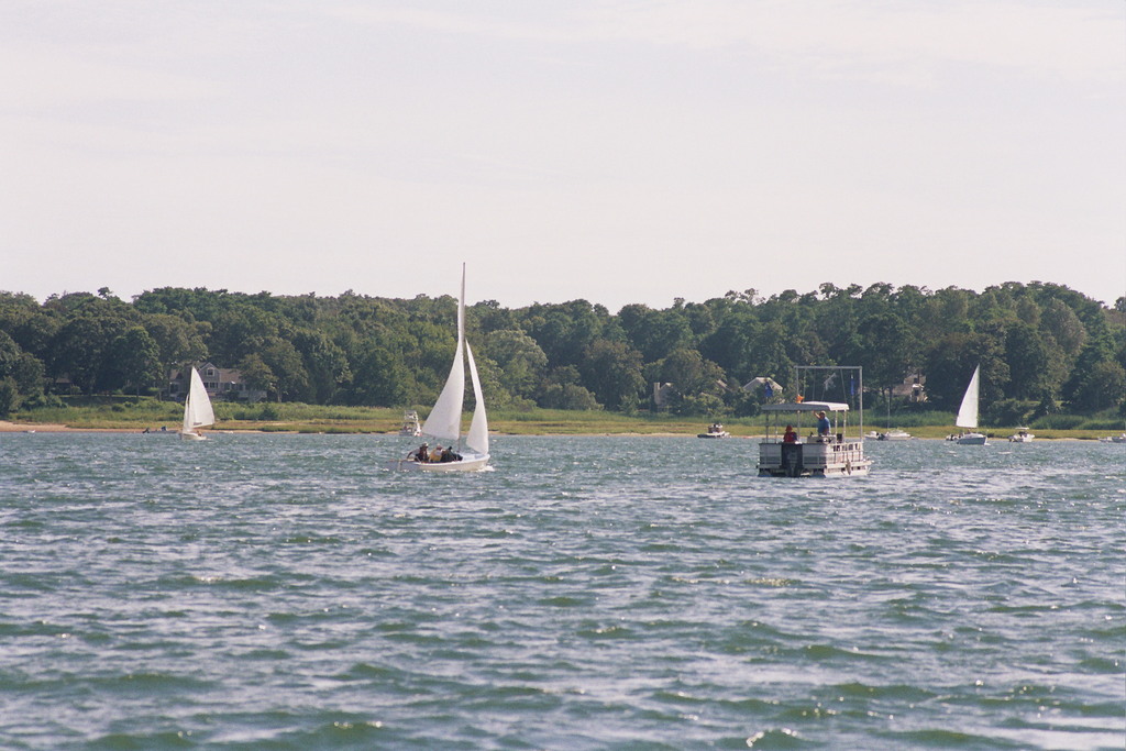 No description provided for: /2006/07-09/0819-24-race-2-finish/photo26.html