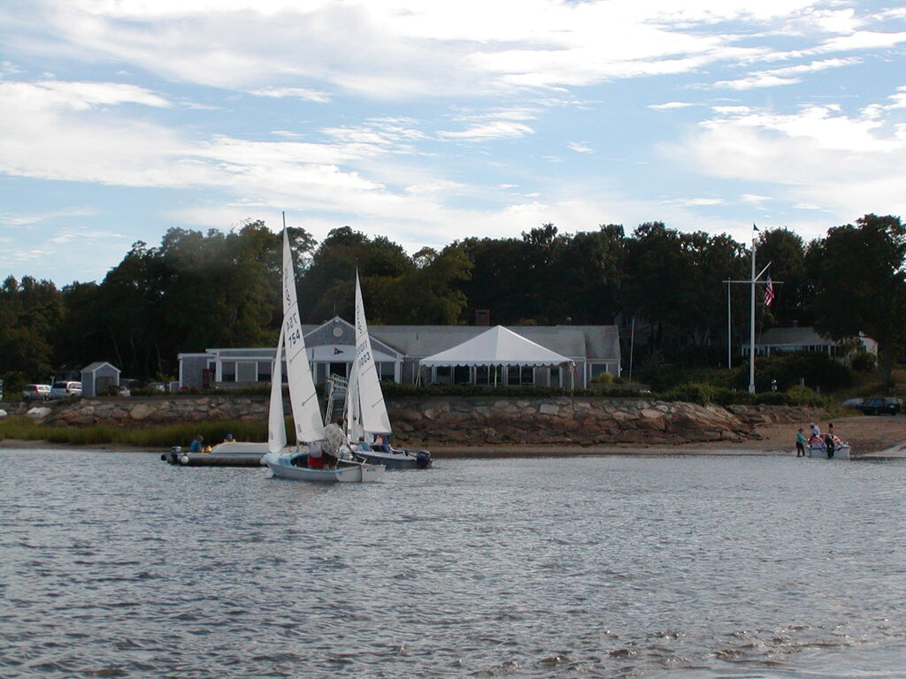 No description provided for: /2006/07-09/0819-26-after-race-2/photo03.html