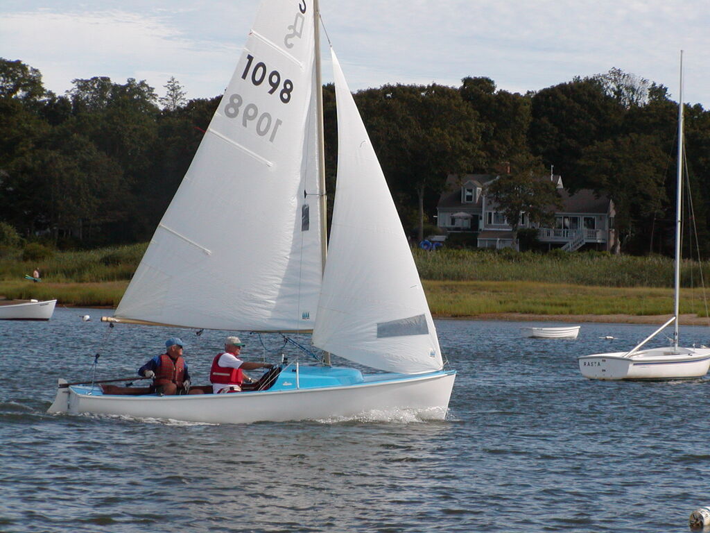 No description provided for: /2006/07-09/0819-26-after-race-2/photo04.html