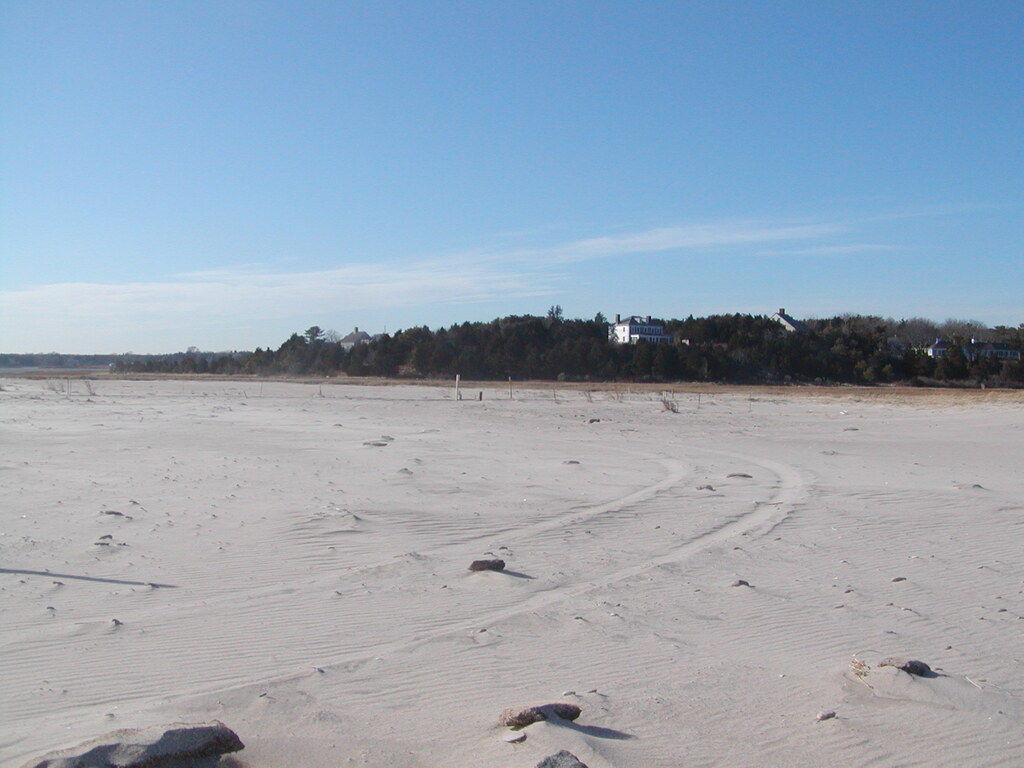 No description provided for: /2006/10-12/1210-nauset/_2/photo22.html