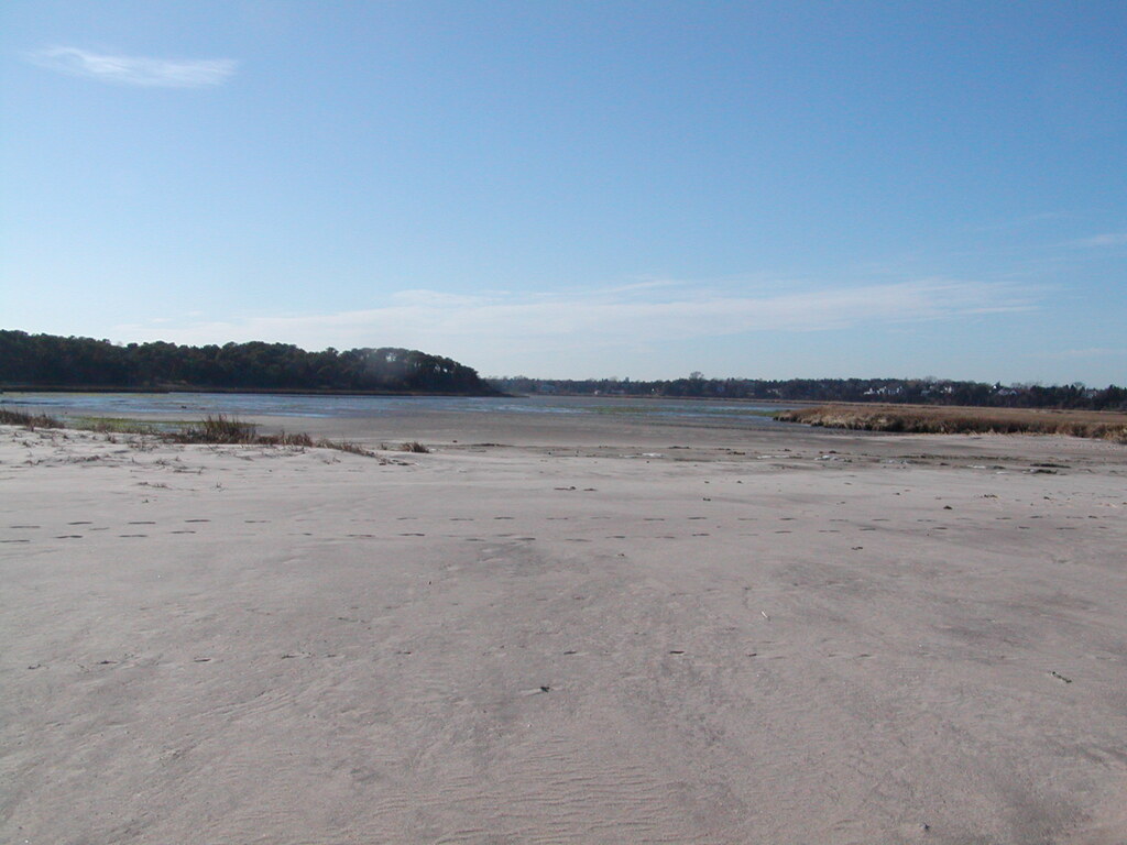 No description provided for: /2006/10-12/1210-nauset/_2/photo24.html