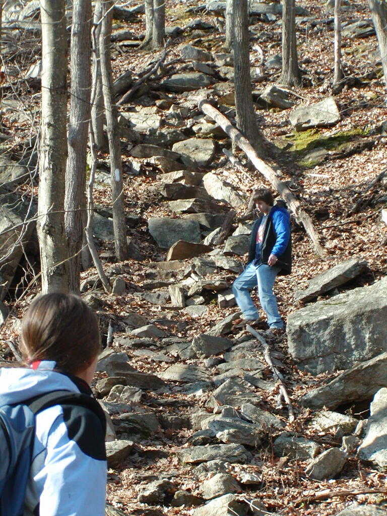 No description provided for: /2006/10-12/1229-ledges-hike/photo07.html