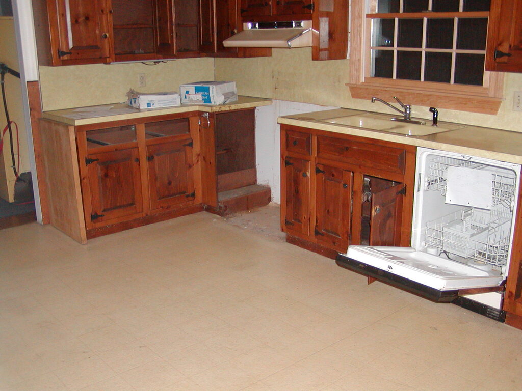 No description provided for: /2007/01-03/0105-kitchen-demo/photo03.html