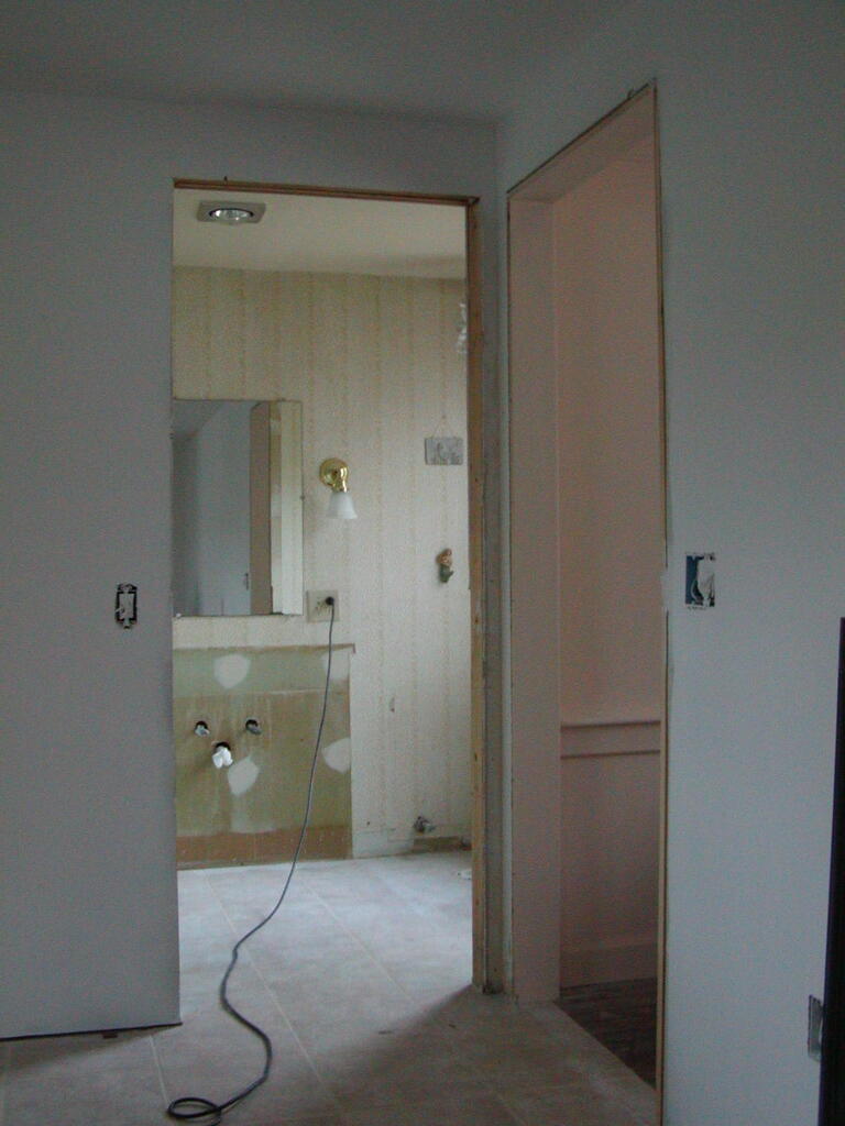 No description provided for: /2007/01-03/0208-kitchen-remodel/photo04.html