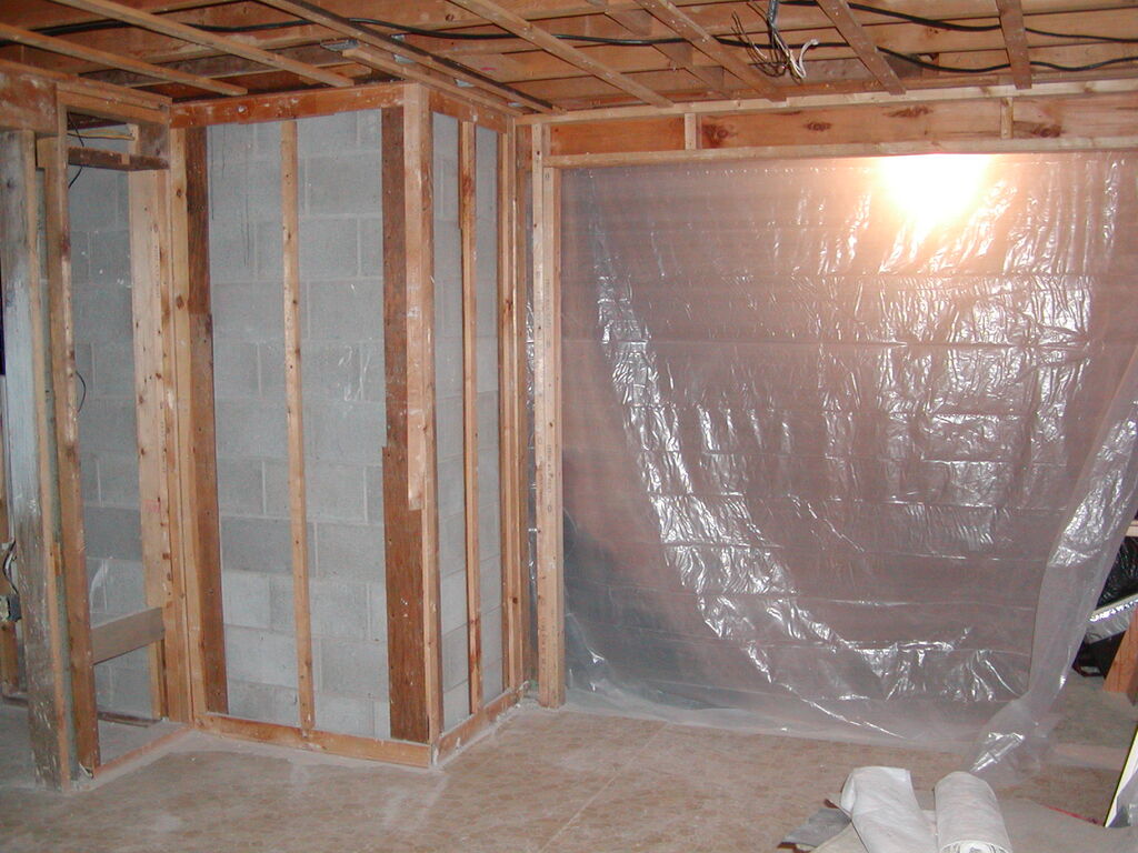 No description provided for: /2007/01-03/0303-basement/photo03.html