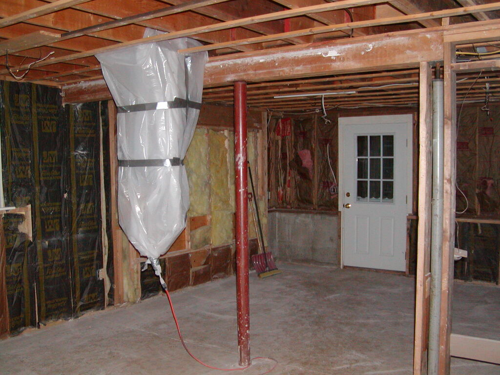 No description provided for: /2007/01-03/0303-basement/photo06.html