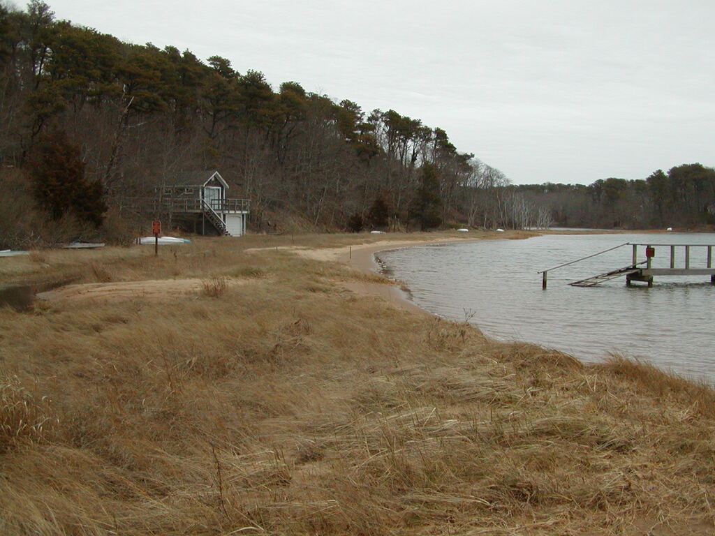 No description provided for: /2007/04-06/0419-quanset-pond/photo03.html