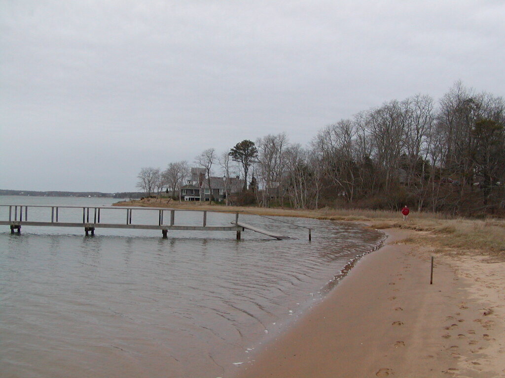 No description provided for: /2007/04-06/0419-quanset-pond/photo14.html