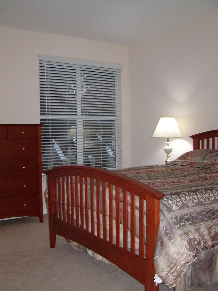 No description provided for: /2007/04-06/0517-apartment/photo06.html