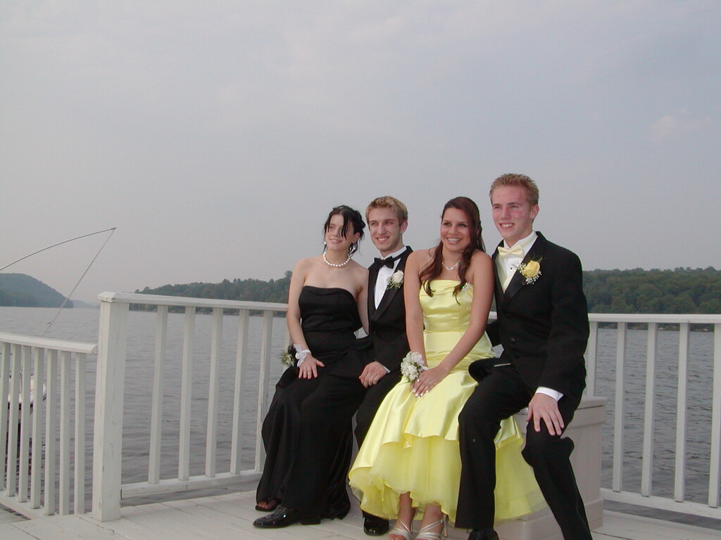 No description provided for: /2007/04-06/0525-prom/_1/photo05.html