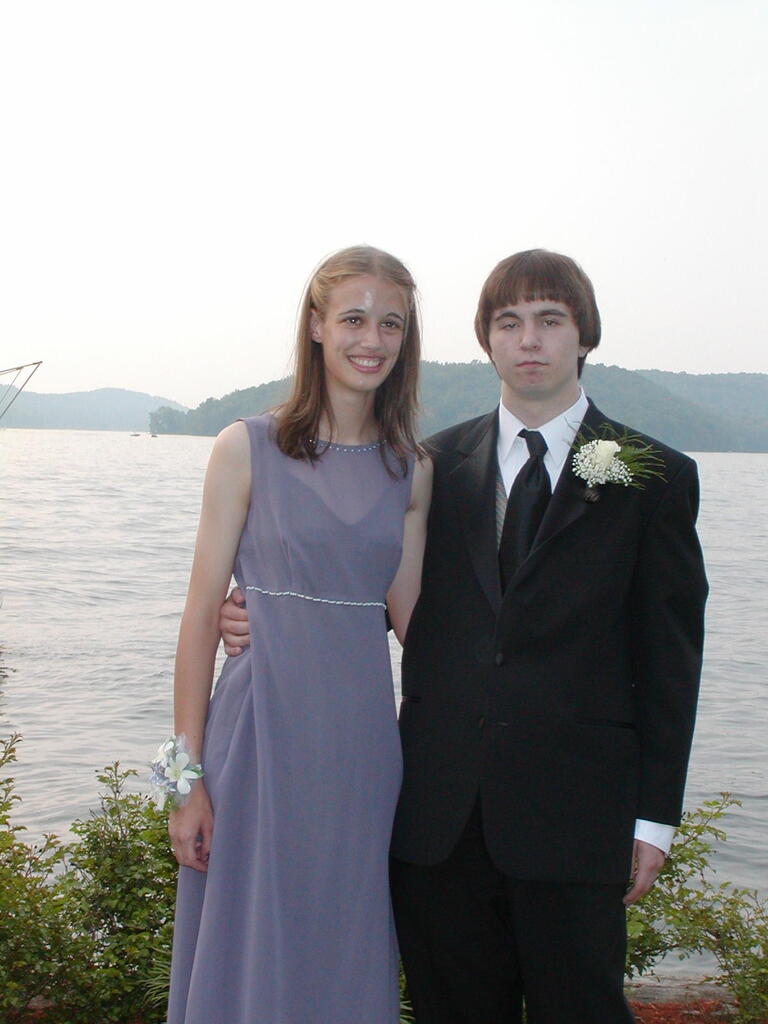 No description provided for: /2007/04-06/0525-prom/_1/photo15.html