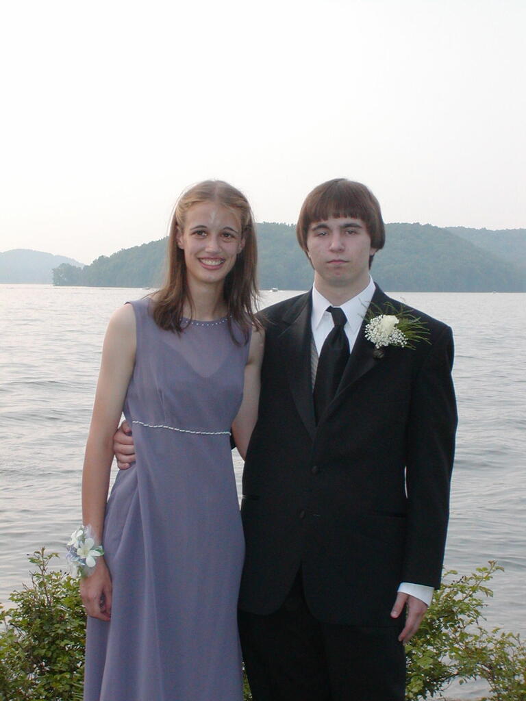 No description provided for: /2007/04-06/0525-prom/_1/photo16.html