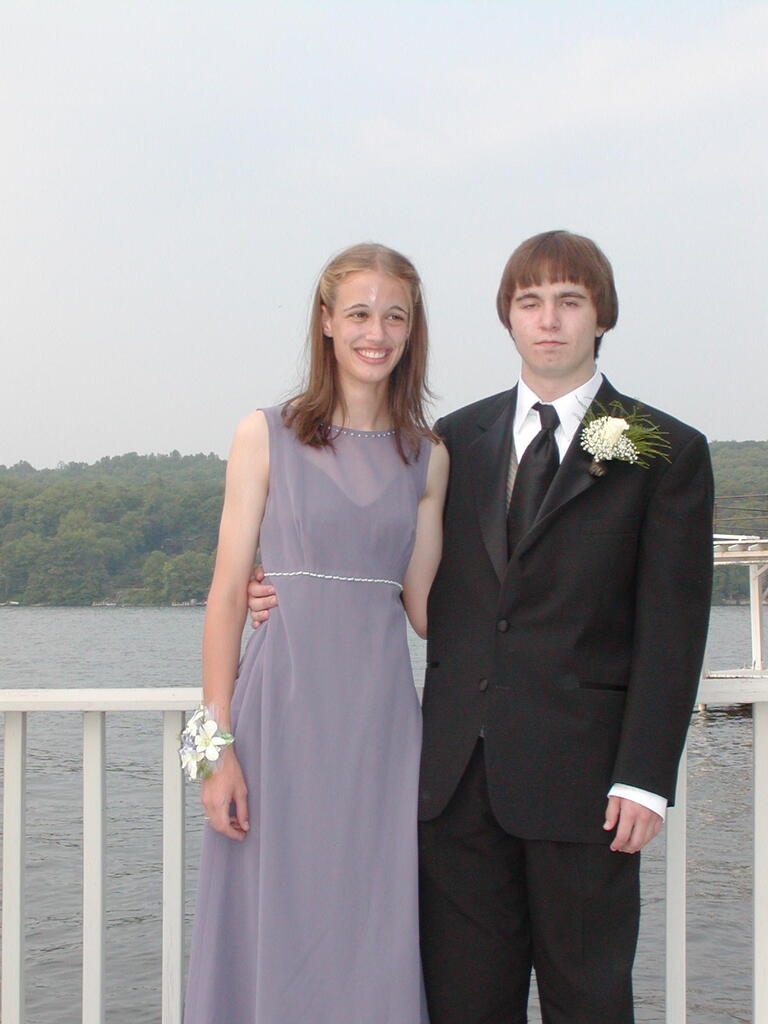 No description provided for: /2007/04-06/0525-prom/_1/photo17.html