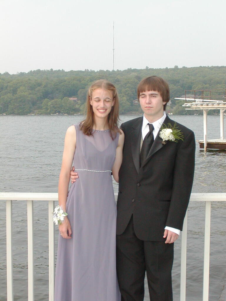 No description provided for: /2007/04-06/0525-prom/_1/photo18.html