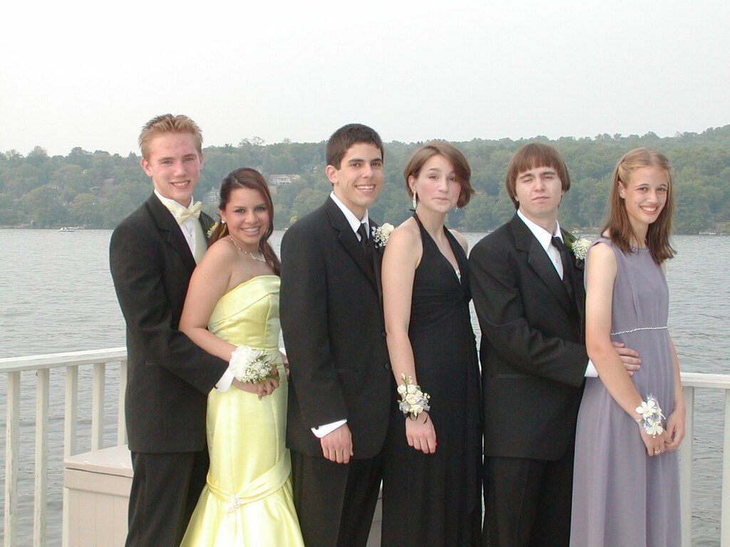 No description provided for: /2007/04-06/0525-prom/_1/photo20.html