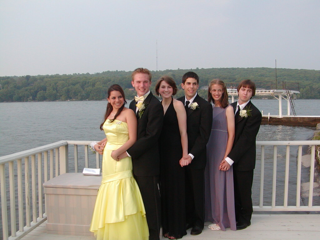 No description provided for: /2007/04-06/0525-prom/_1/photo22.html