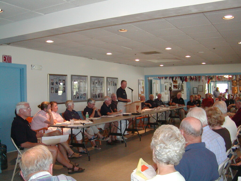 No description provided for: /2007/07-09/0819-annual-meeting/photo09.html