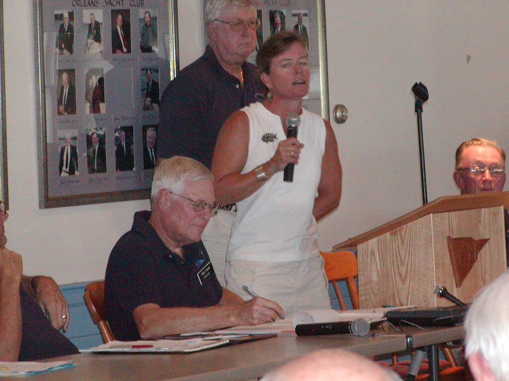 No description provided for: /2007/07-09/0819-annual-meeting/photo12.html