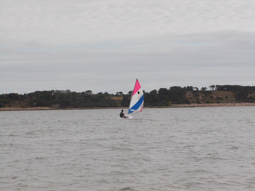 No description provided for: /2007/07-09/0822-sunfish-sailing/_1/photo06.html