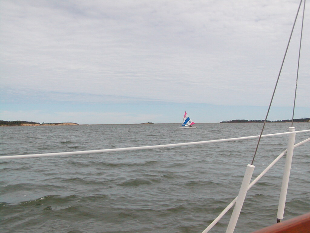 No description provided for: /2007/07-09/0822-sunfish-sailing/_1/photo08.html