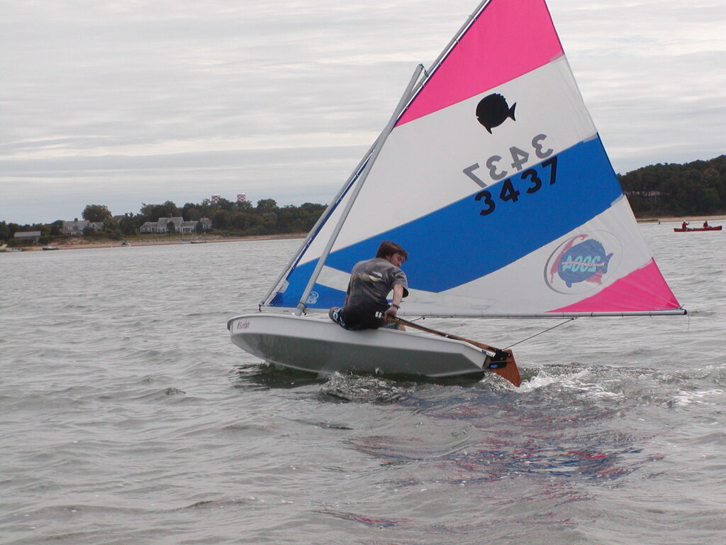 No description provided for: /2007/07-09/0822-sunfish-sailing/_2/photo32.html