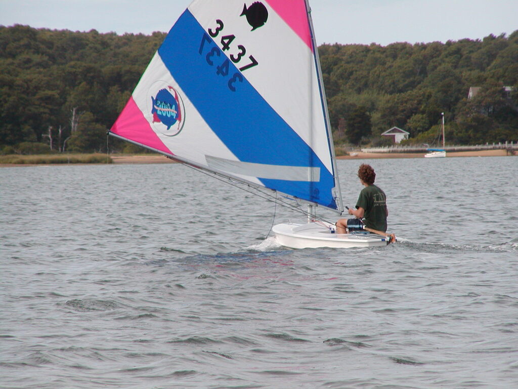 No description provided for: /2007/07-09/0822-sunfish-sailing/_2/photo37.html