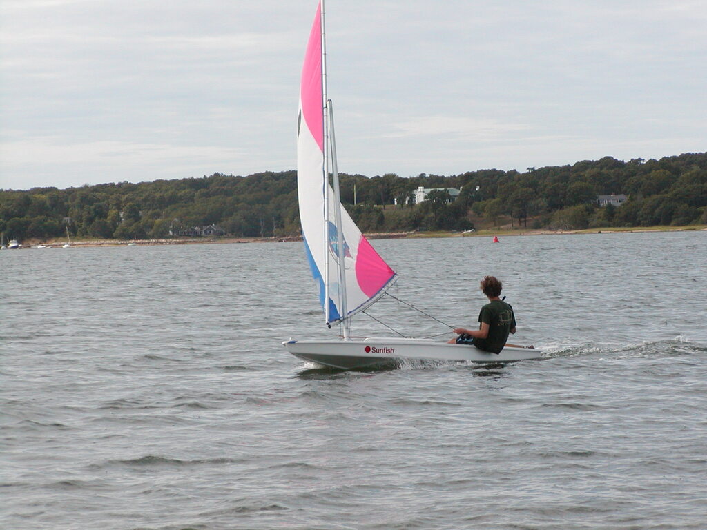 No description provided for: /2007/07-09/0822-sunfish-sailing/_2/photo39.html