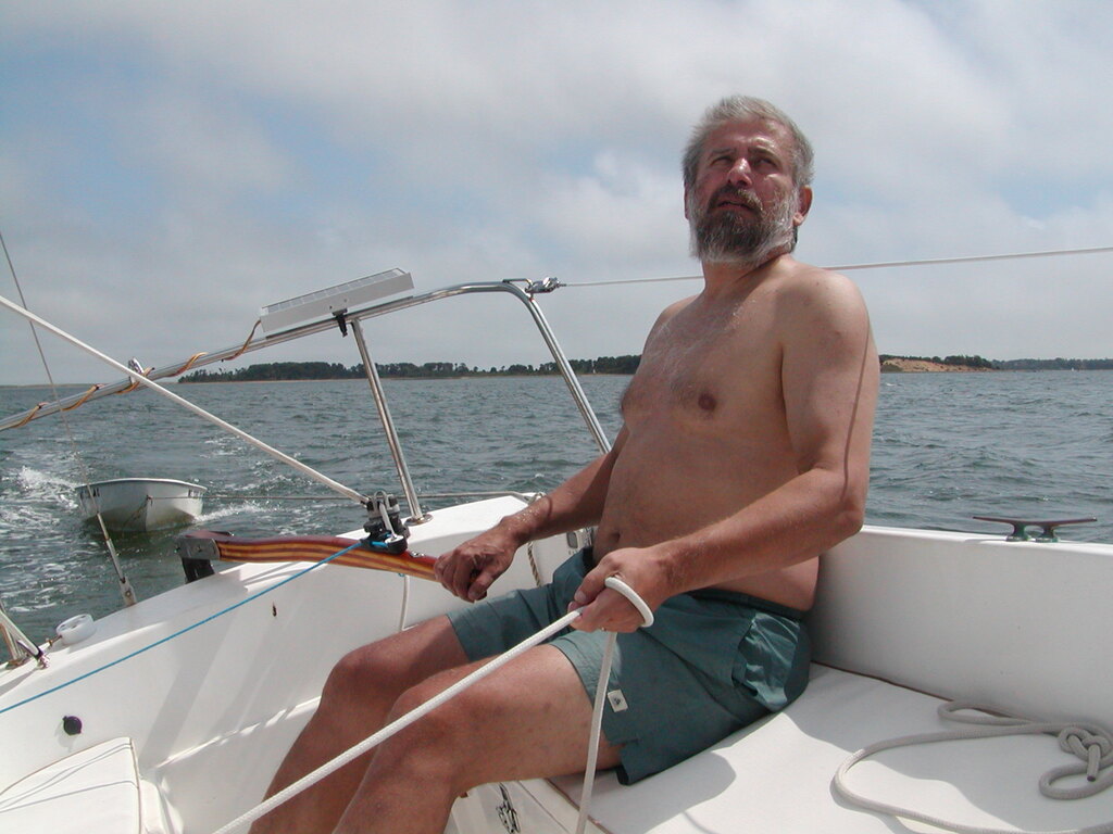 No description provided for: /2007/07-09/0824-fat-guy-sailing/photo02.html