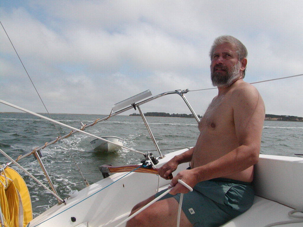 No description provided for: /2007/07-09/0824-fat-guy-sailing/photo04.html