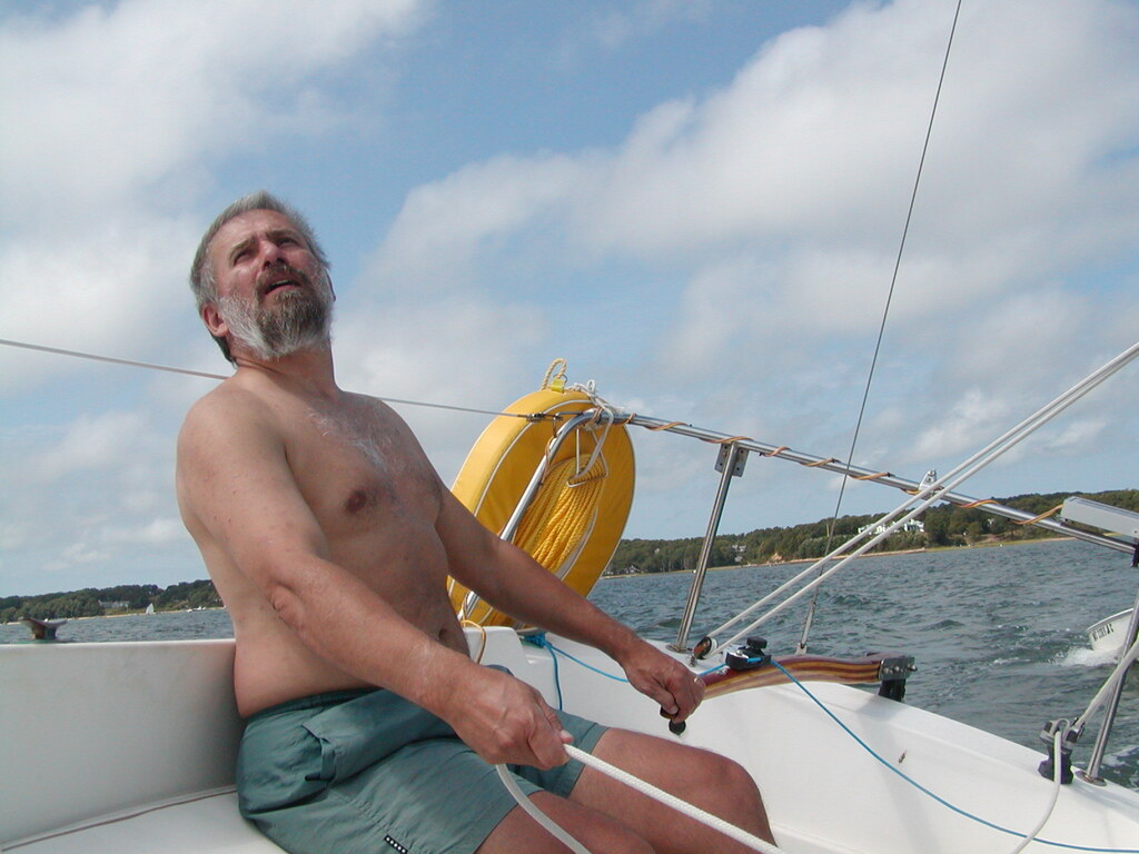 No description provided for: /2007/07-09/0824-fat-guy-sailing/photo07.html