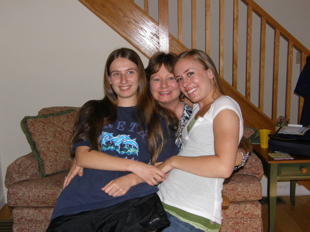 No description provided for: /2008/04-06/0621-dan-hs-grad/_1/photo08.html