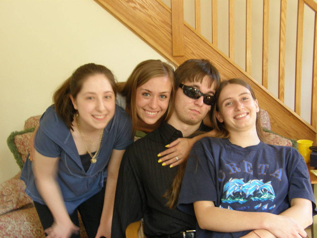 No description provided for: /2008/04-06/0621-dan-hs-grad/_1/photo11.html