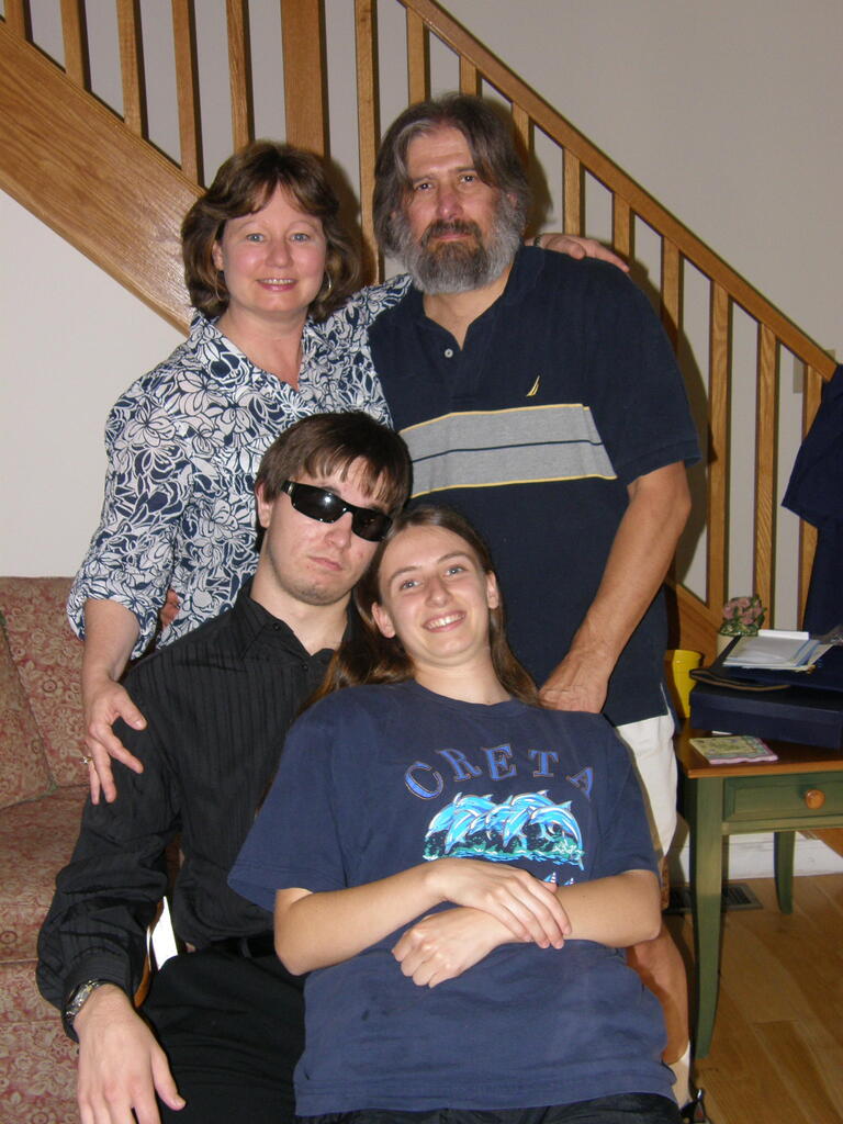 No description provided for: /2008/04-06/0621-dan-hs-grad/_1/photo16.html