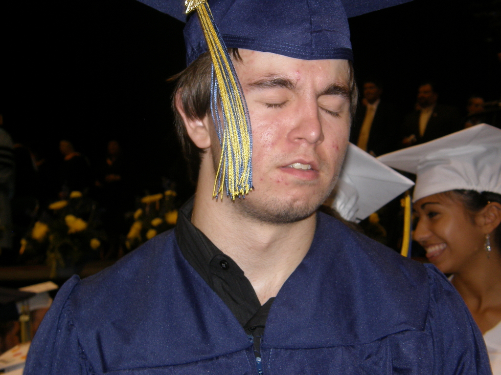 No description provided for: /2008/04-06/0621-dan-hs-grad/_2/photo28.html