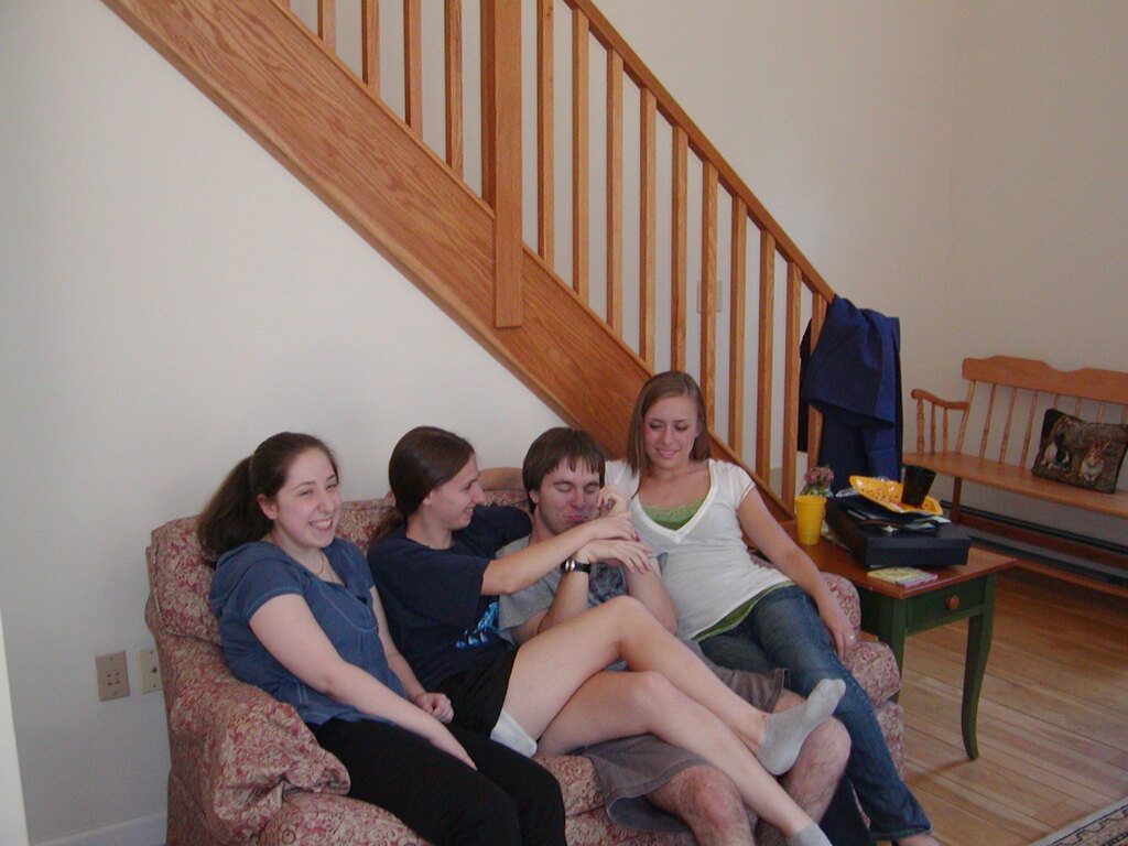 No description provided for: /2008/04-06/0621-grad-party/photo01.html